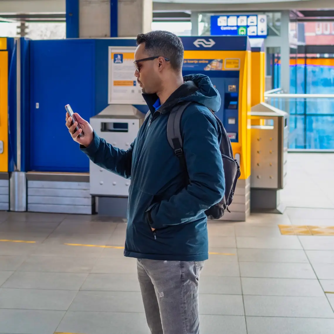 OV reiziger reist slim met het OV, E-tickets met 10% NS-dalkorting